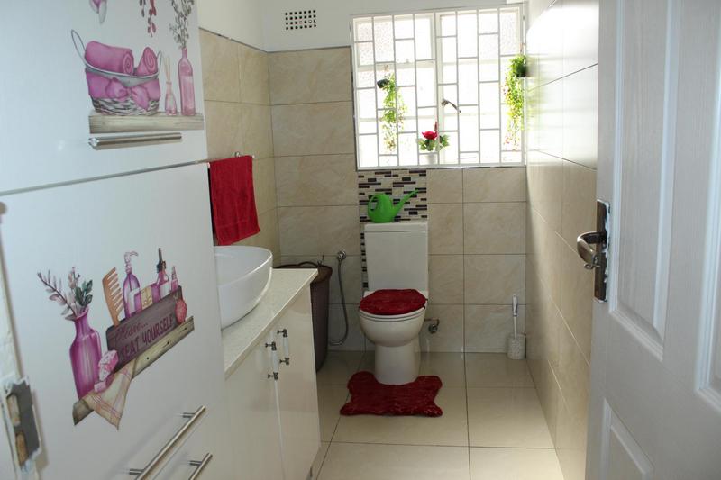 2 Bedroom Property for Sale in Ruyterwacht Western Cape